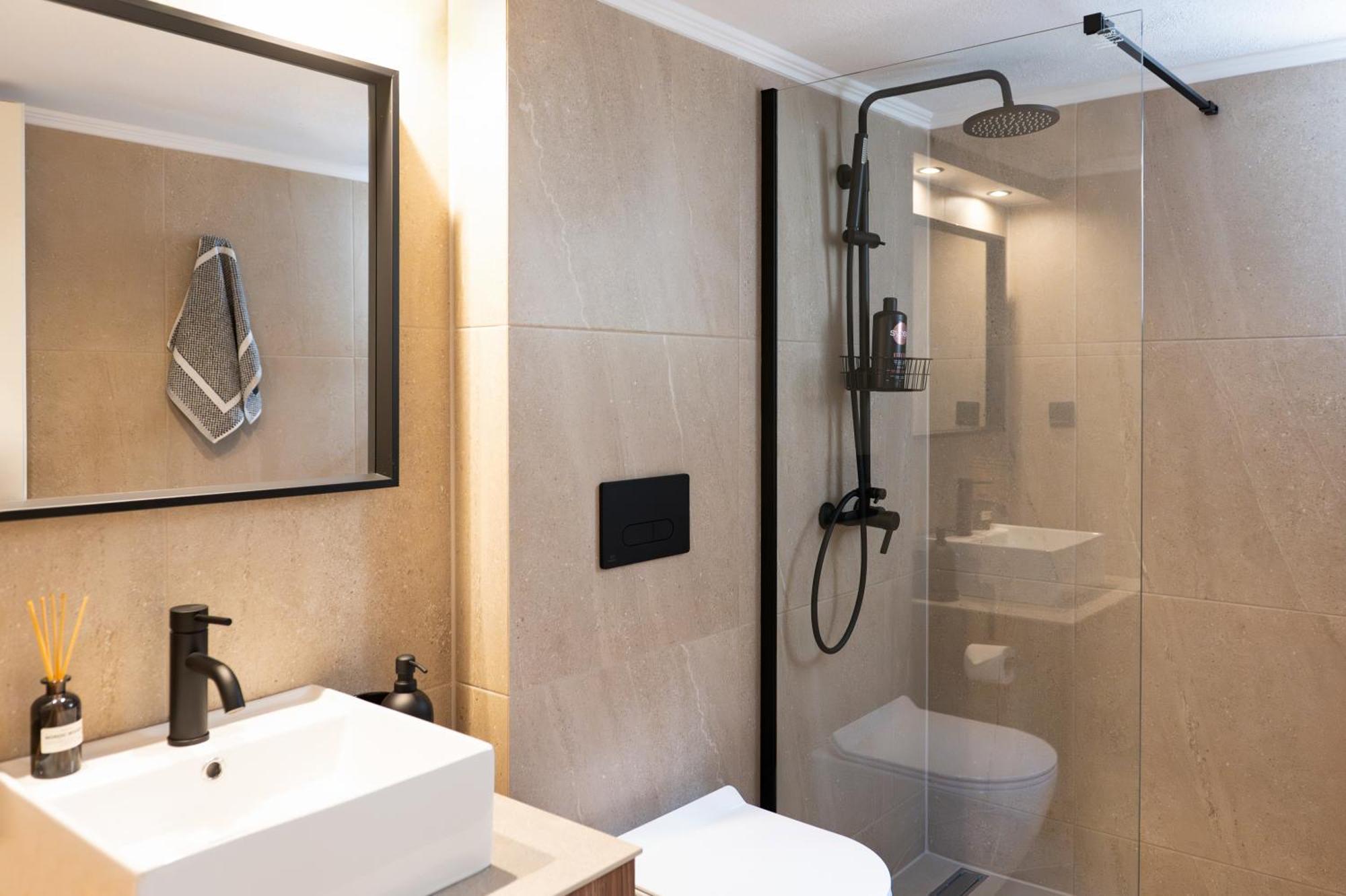 Escape Stay Center Xanthi - Private Parking - Menohomes 4A Bagian luar foto